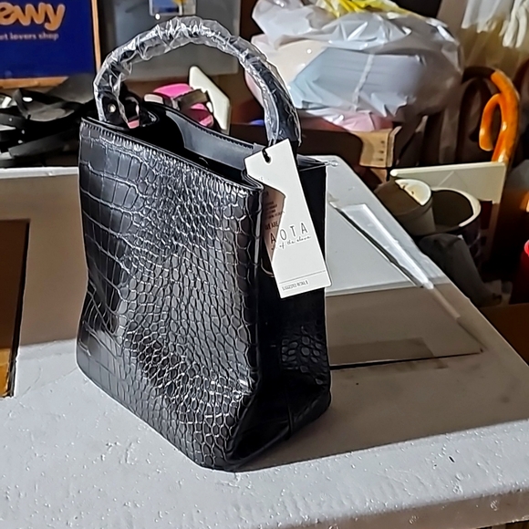 Purse - Picture 1 of 4